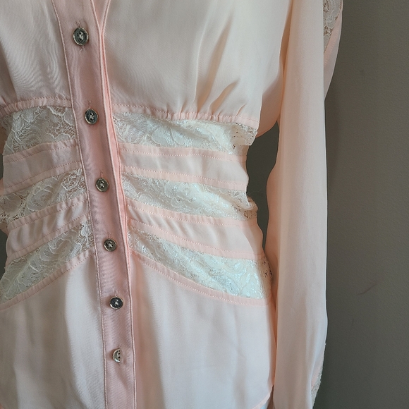 BEBE BLUSH PINK LACE TOP SIZE SMALL - Picture 4 of 9